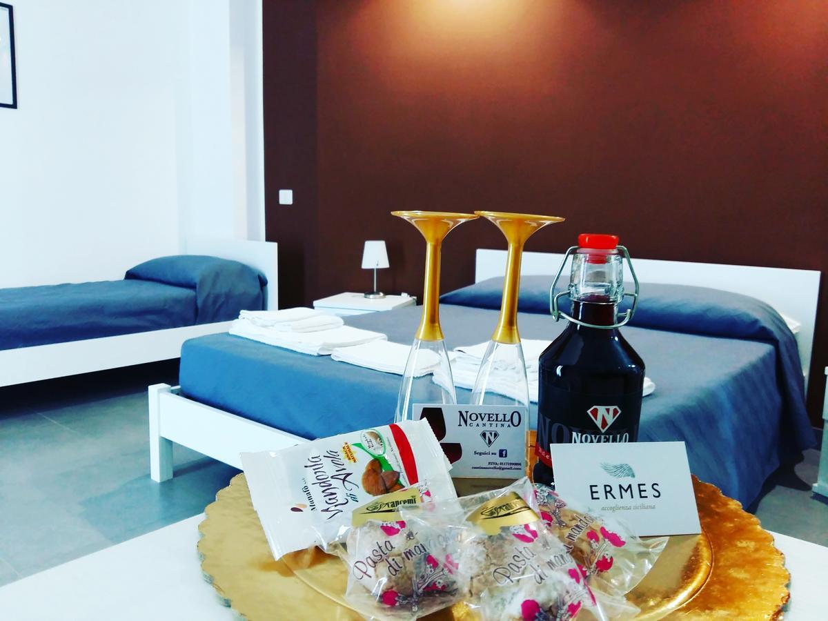 アヴォラ Ermes Bed & Breakfast エクステリア 写真